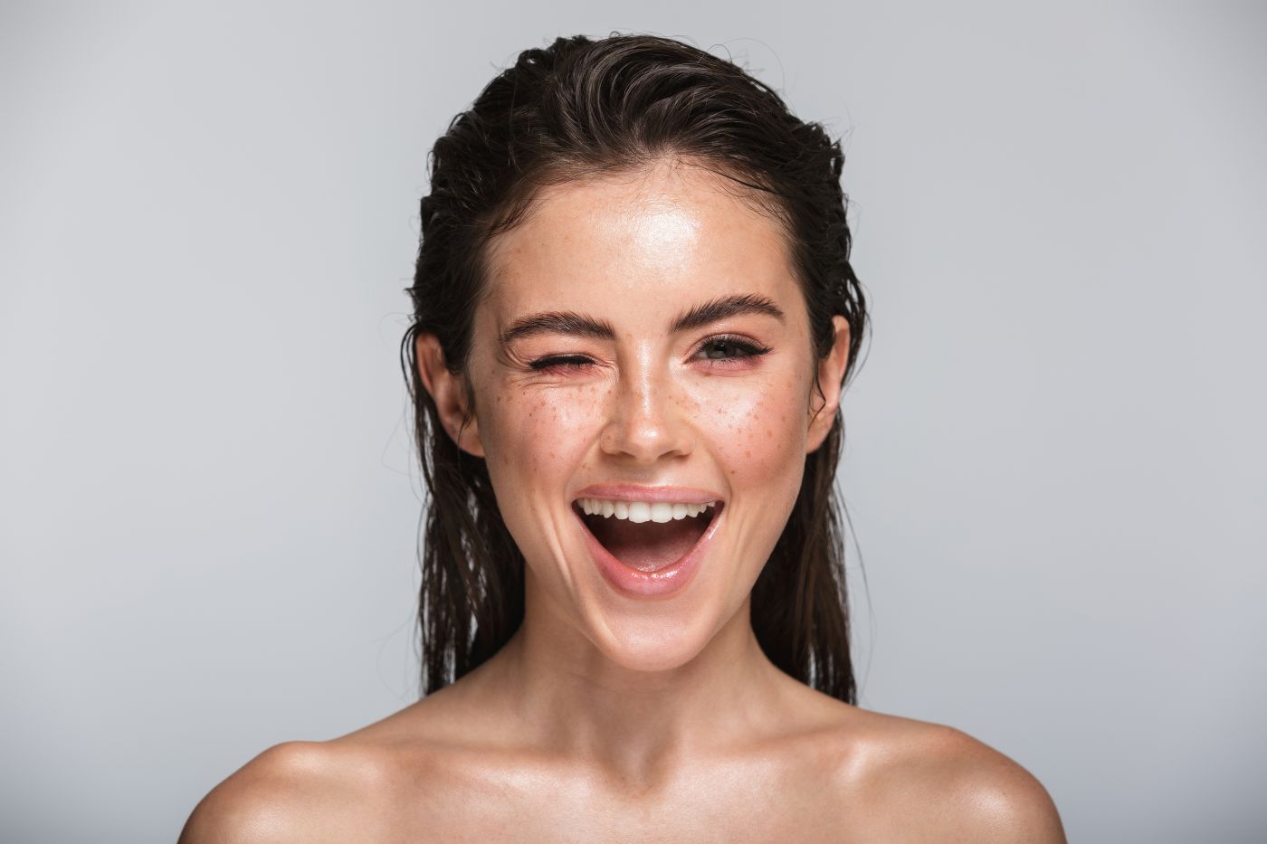 Körperbehandlungen bei alestetics® Zürich – Cellulite, Straffung, Body Contouring